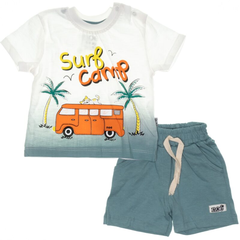 Σετ Noe για αγόρια με λευκή μπλούζα με παιχνιδιάρικο τύπωμα και τρουκς στον ώμο, βεραμάν σορτσάκι με λάστιχο στη μέση και τσέπες, κατασκευασμένο από 100% βαμβάκι, προσφέρει άνεση, δροσιά και ανθεκτικότητα για καθημερινές περιπέτειες.