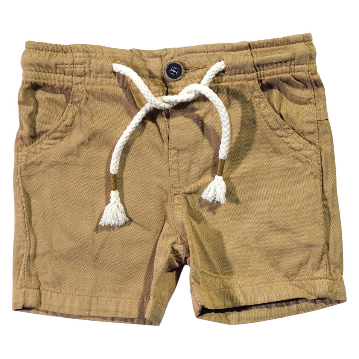 Βρεφικό σετ Sisero με μπεζ πόλο μπλούζα all-over σχέδιο και σορτσάκι, άνετο και κομψό.