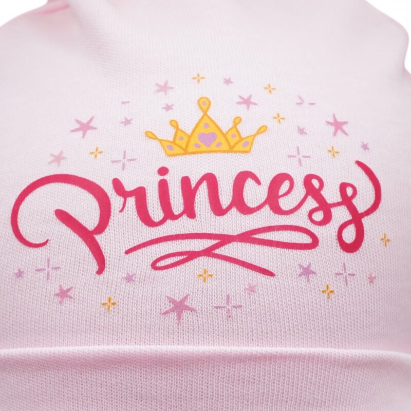 Defne σκουφάκι «Pink Princess» για νεογέννητα με άνετη εφαρμογή και κοριτσίστικη παιχνιδιάρικη αισθητική