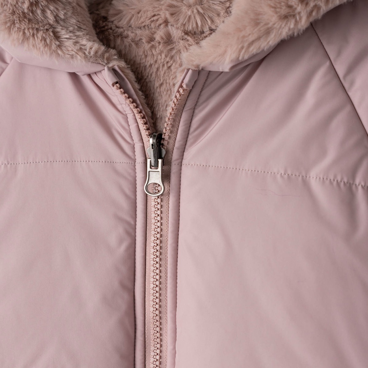 Μπουφάν κοριτσιών αδιάβροχο από τη μία πλευρά και γούνινο από την άλλη