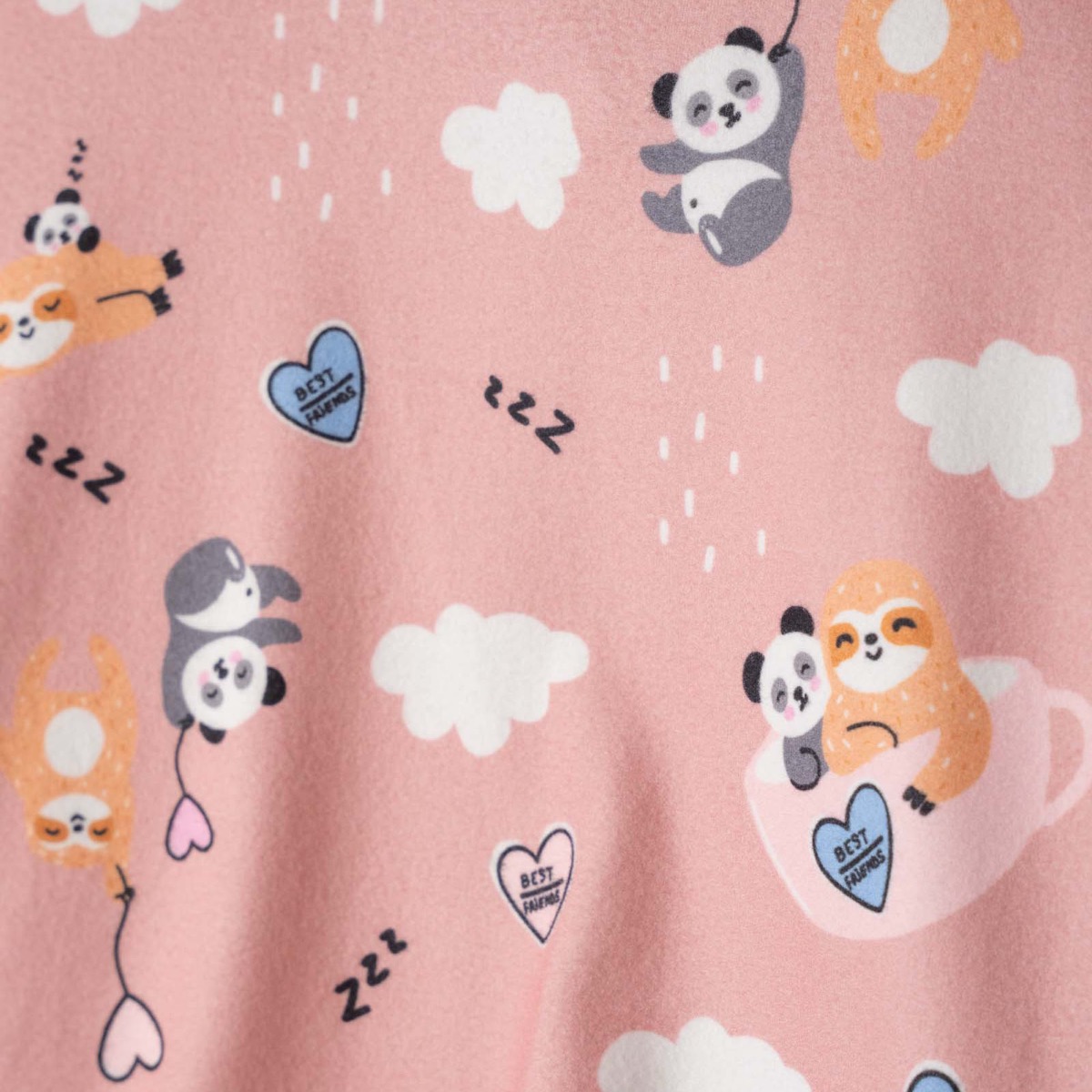 Παιδική βελουτέ πιτζάμα ροζ με τύπωμα all over για κορίτσια