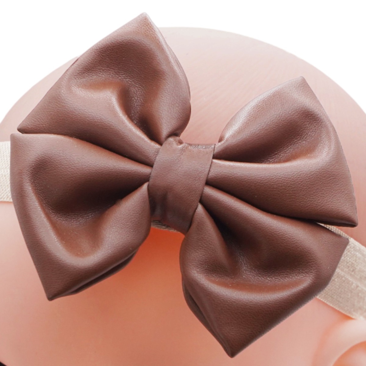 Καφέ κορδέλα μαλλιών Defne με λεπτό λάστιχο για άνετη εφαρμογή