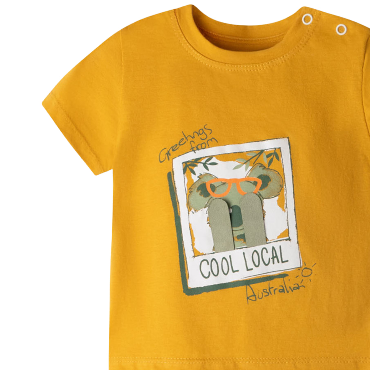 Μπλούζα Hashtag «Greetings» μουσταρδί κοντομάνικη με τύπωμα και απλικέ σχέδια μπροστά