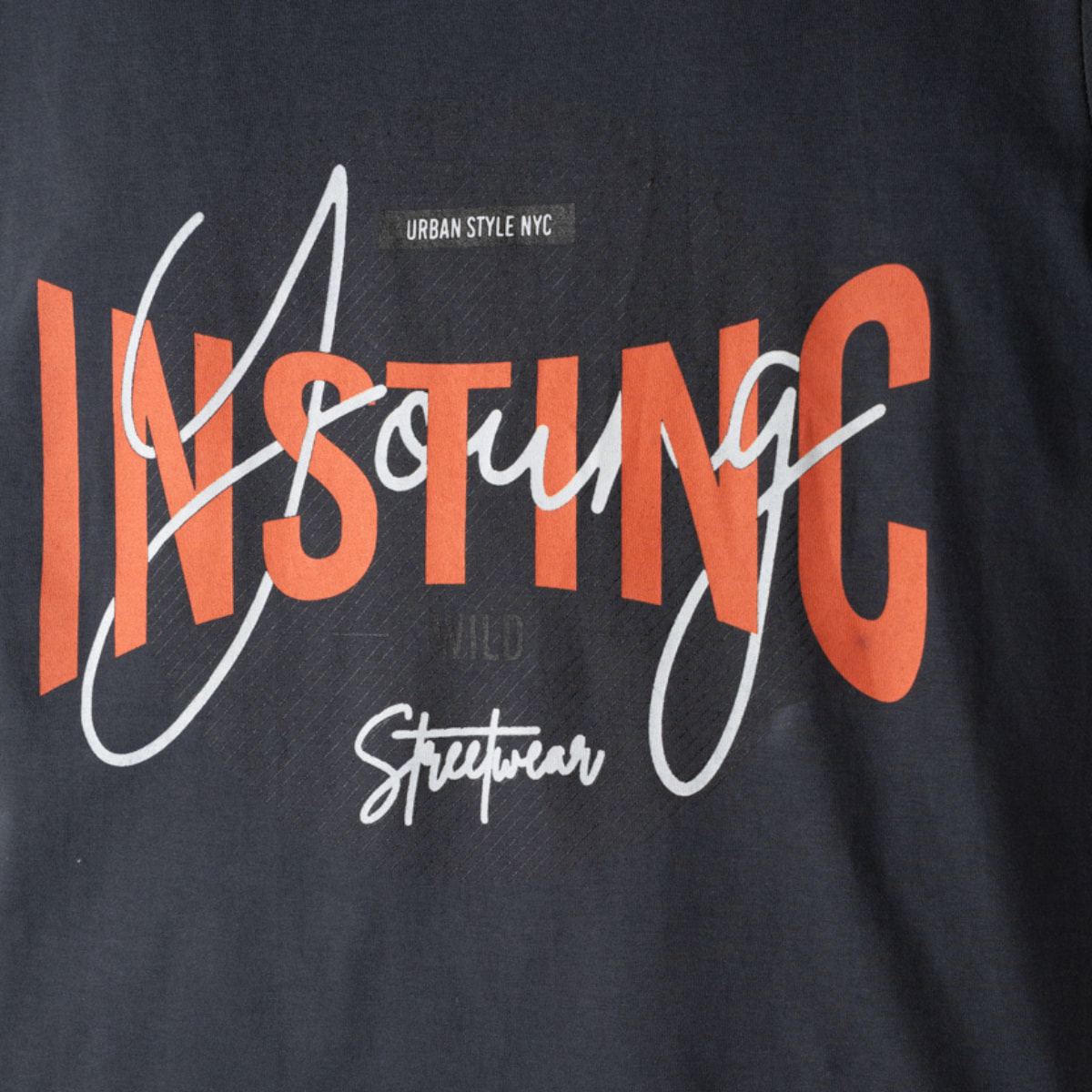 Μπλούζα Hashtag «Instinct» γκρι με τύπωμα μπροστά για καλοκαιρινό ντύσιμο