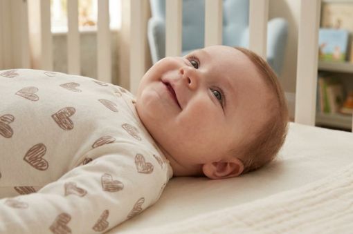 Βρεφικά ρουχαλάκια σε απίθανα σχέδια και χρώματα, και σε καταπληκτικές τιμές!